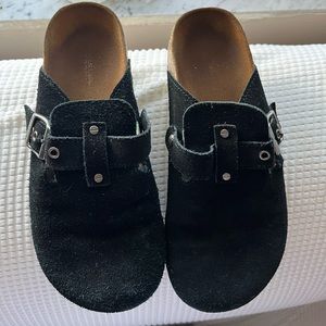 American Eagle worn in Boston style clogs size 6